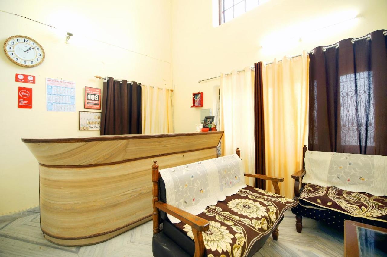 Oyo 8670 Hotel Usha Palace Mussoorie Buitenkant foto