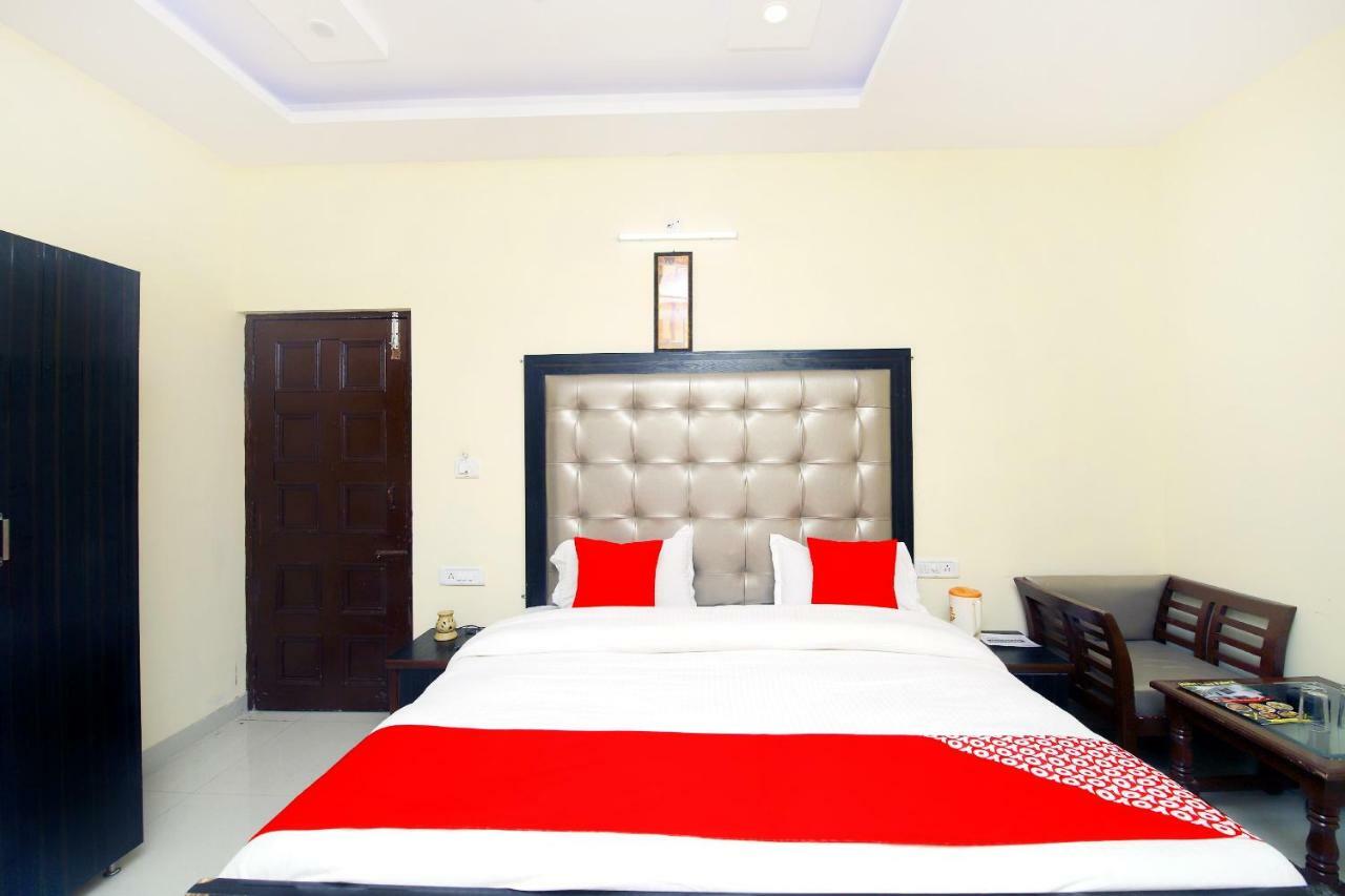 Oyo 8670 Hotel Usha Palace Mussoorie Buitenkant foto