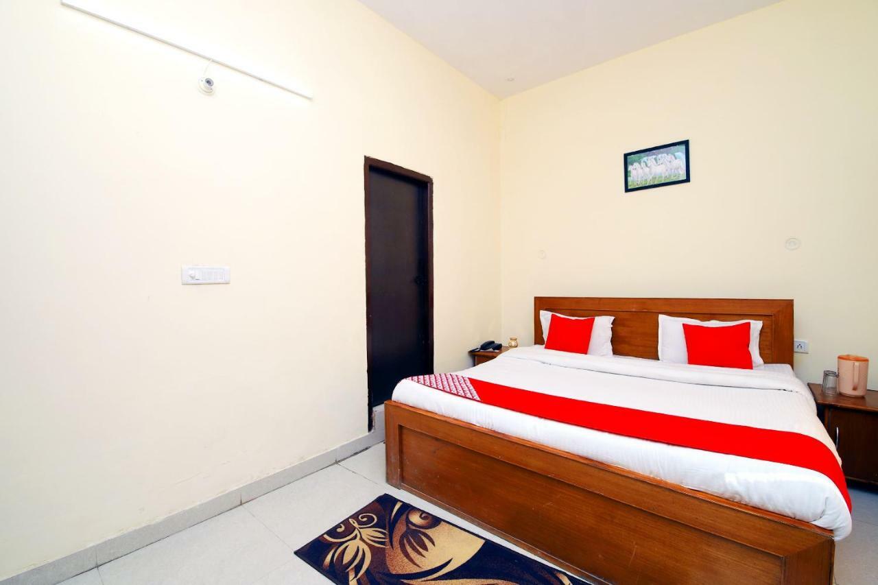 Oyo 8670 Hotel Usha Palace Mussoorie Buitenkant foto