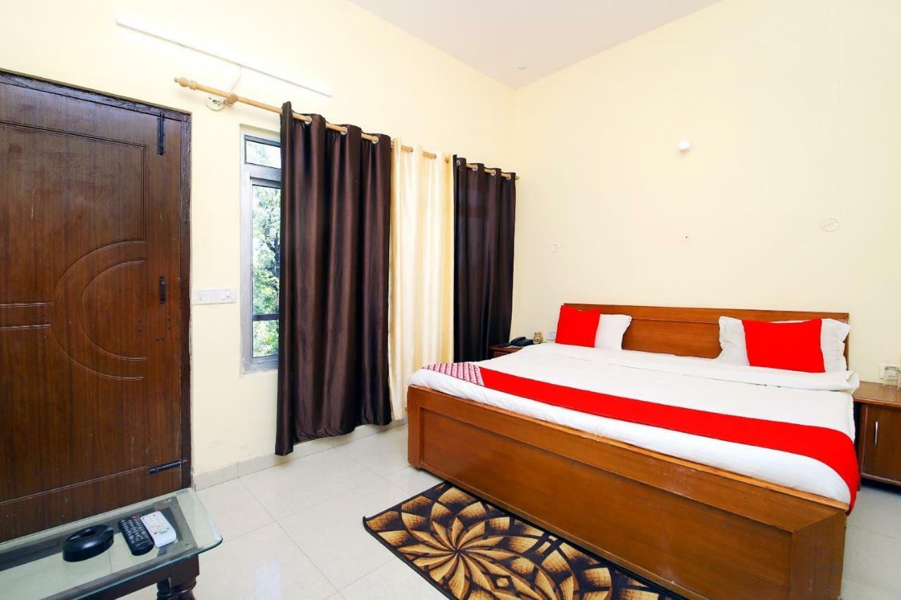 Oyo 8670 Hotel Usha Palace Mussoorie Buitenkant foto