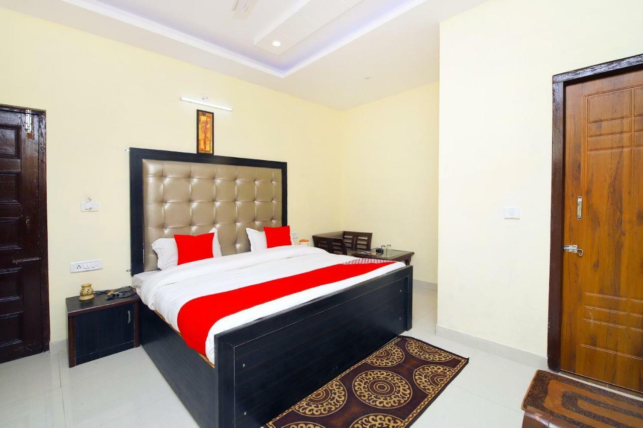 Oyo 8670 Hotel Usha Palace Mussoorie Buitenkant foto