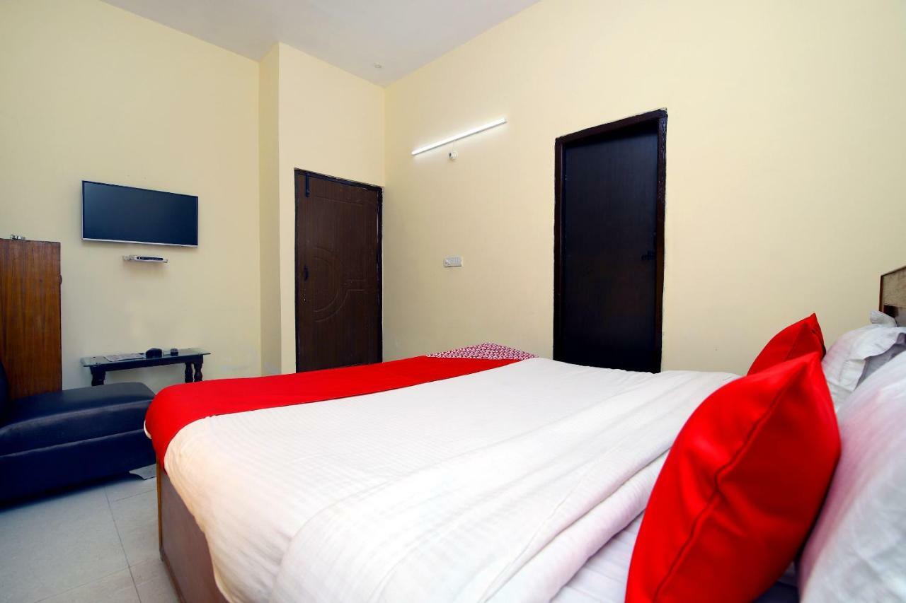 Oyo 8670 Hotel Usha Palace Mussoorie Buitenkant foto