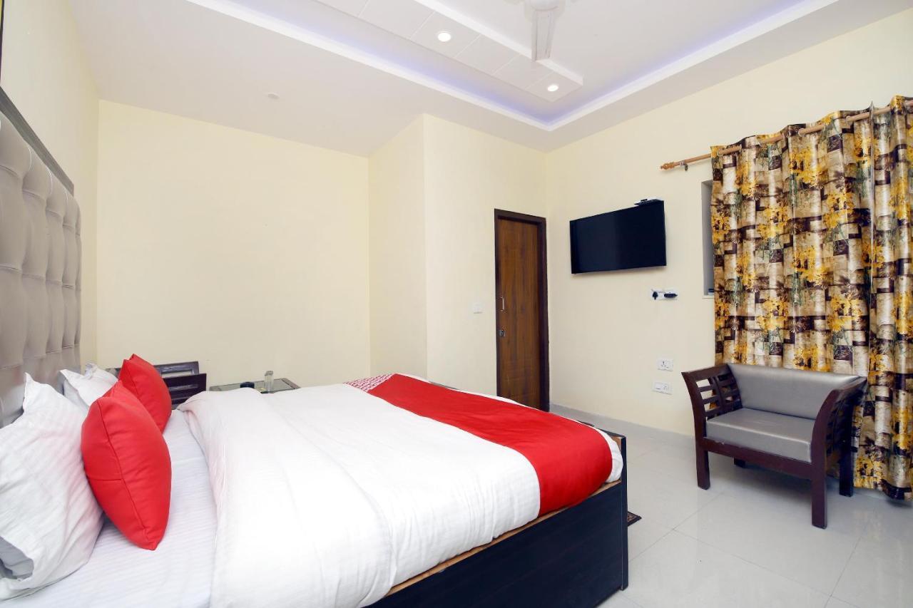 Oyo 8670 Hotel Usha Palace Mussoorie Buitenkant foto